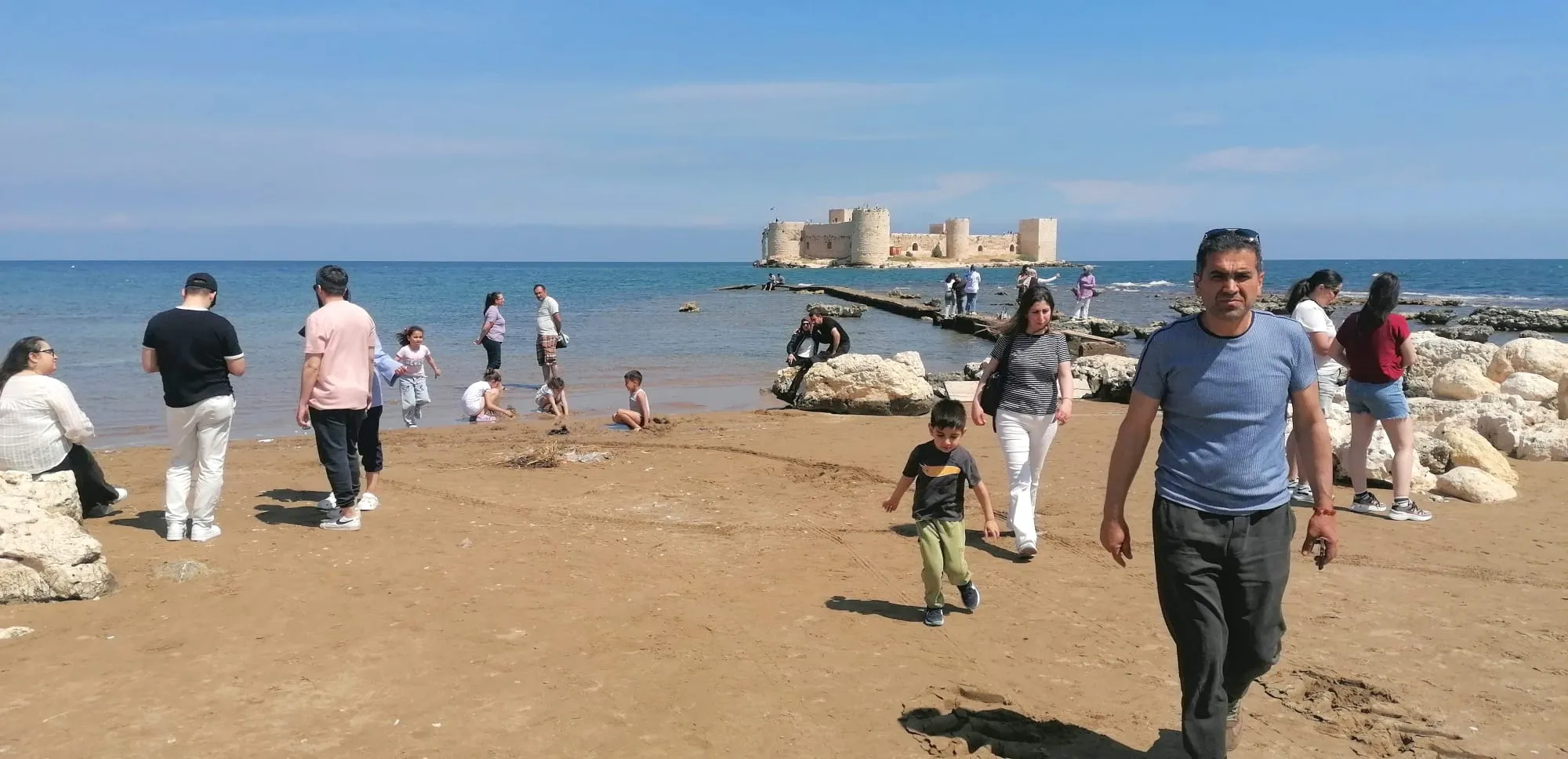 Çukurova’nın İncisinde Yaz Erken Geldi:  Kızkalesi Dünya Turizmine Göz Kırpıyor. 