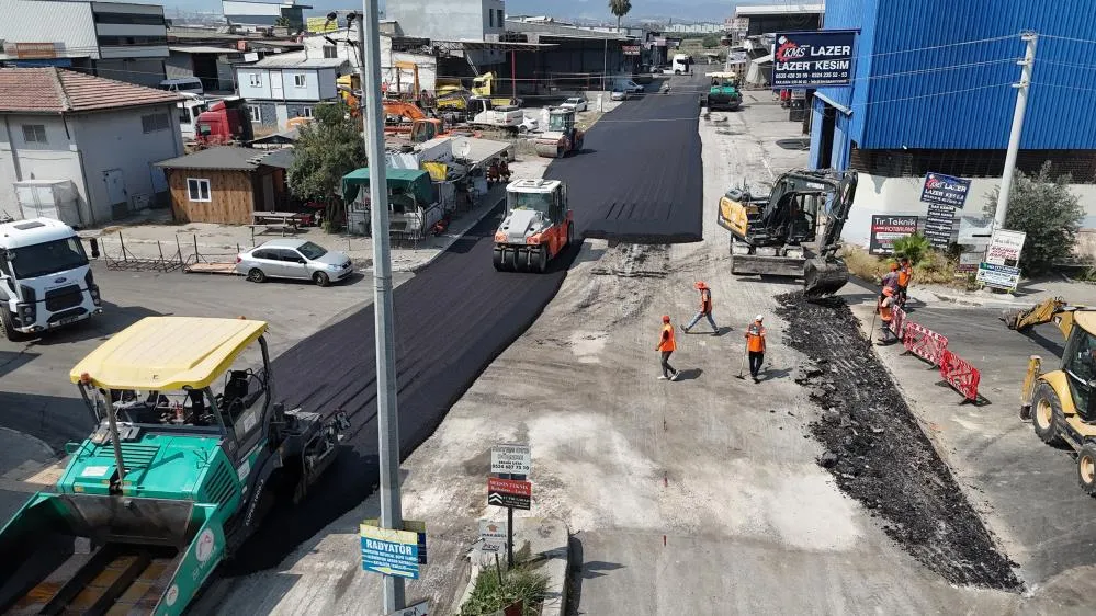 Mersin’de Sanayi Sitesinin 20 Yıllık Yolları Yenilendi