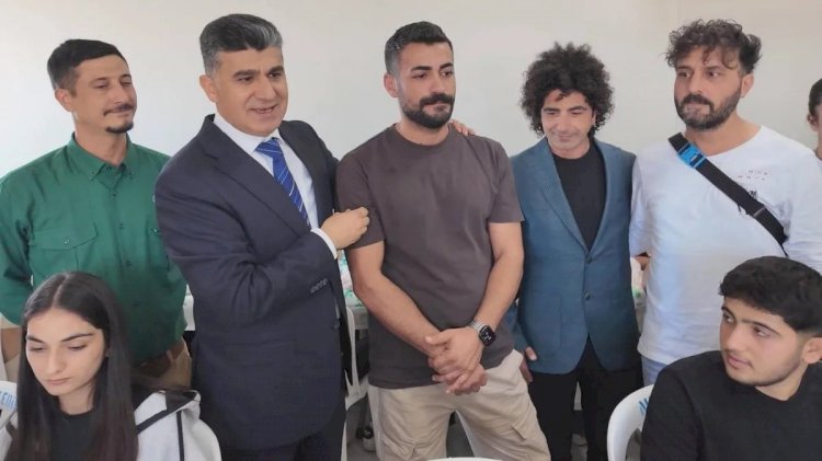 Sınava Hazırlanan Gençlere Ekmekarası Döner ve Ayran Başkan V. Şener'den