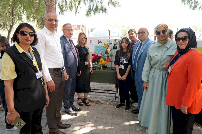 Erdemli’de 10 okulda bilim fuarı açıldı