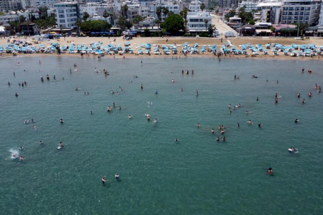 Bayram tatili bitti, sahillerde yoğunluk bitmedi