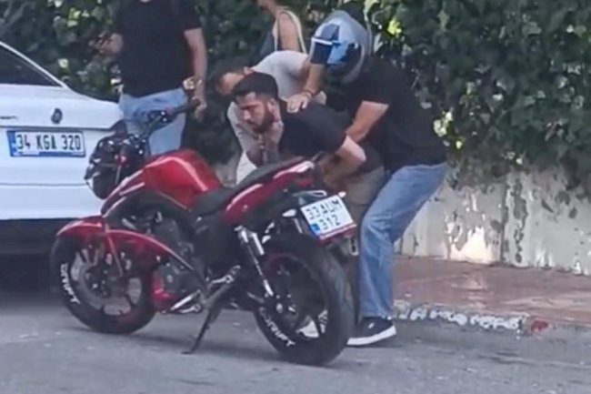 Boğazına şeker kaçan vatandaş Heimlich manevrasıyla hayata tutundu