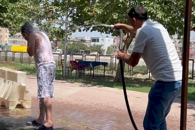 Mersin'de sıcakla mücadele: Serinlemek için her yolu denediler