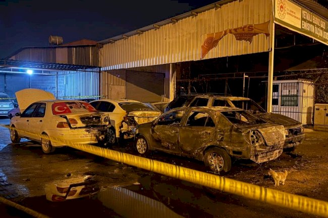 Mersin’de sanayi sitesinde park halindeki 5 araç kundaklandı