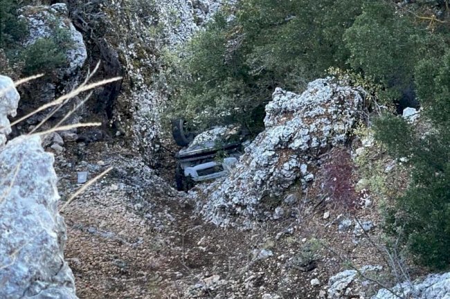 Otomobil uçuruma yuvarlandı, sürücü hayatını kaybetti
