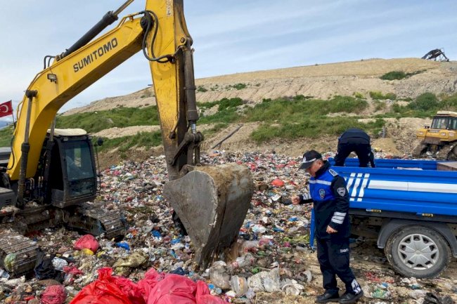Mersin'de sağlıksız şekilde taşınan çiğ köfte kolilerine el konuldu