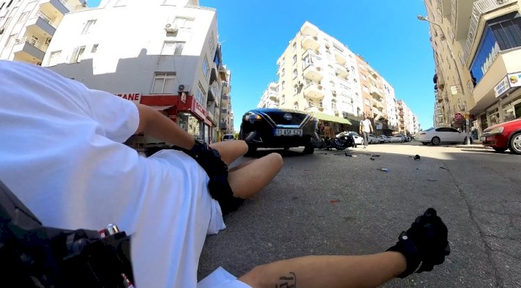 Otomobille çarpışan motosikletli ölümden döndü