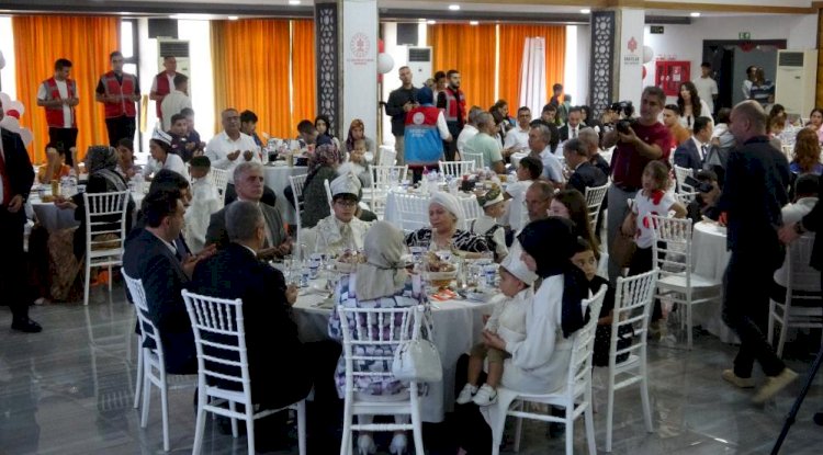 Mersin'de 33 çocuk için toplu sünnet şöleni düzenlendi
