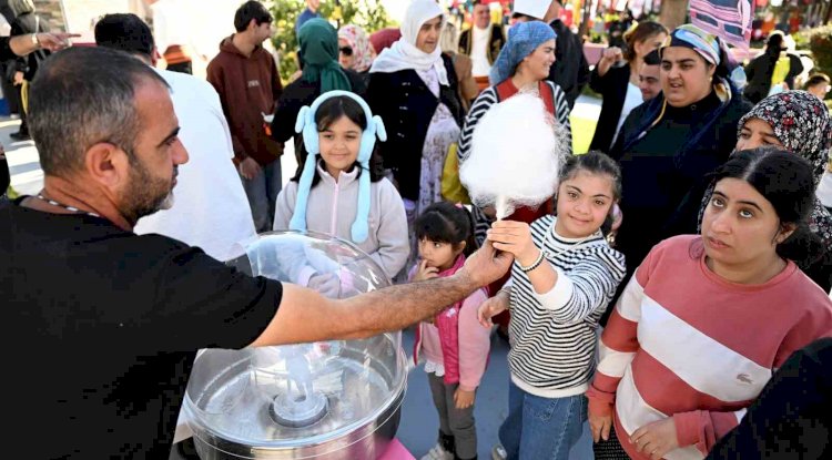Mersin’de özel gereksinimli bireyler renkli atölyelerde buluştu