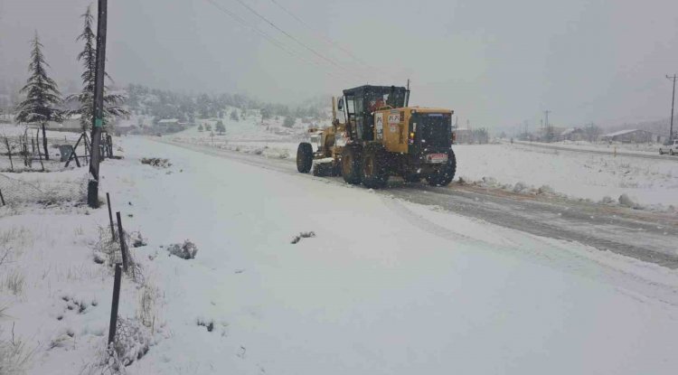 Silifke’nin kırsalında karla mücadele