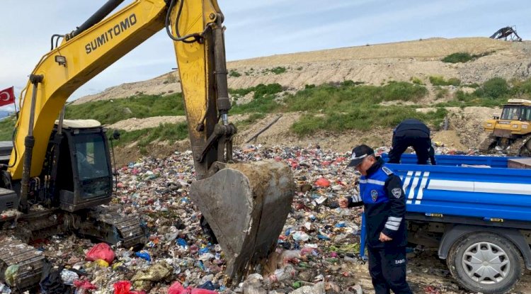 Mersin'de sağlıksız şekilde taşınan çiğ köfte kolilerine el konuldu