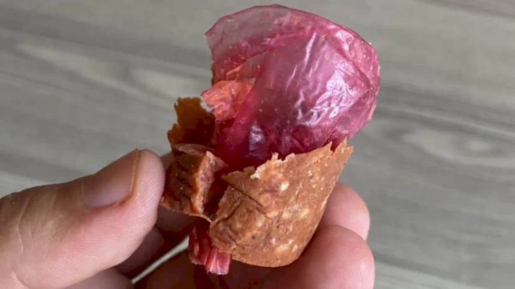 Mersin’de Sucuğun İçinden Poşet Parçası Çıktı!