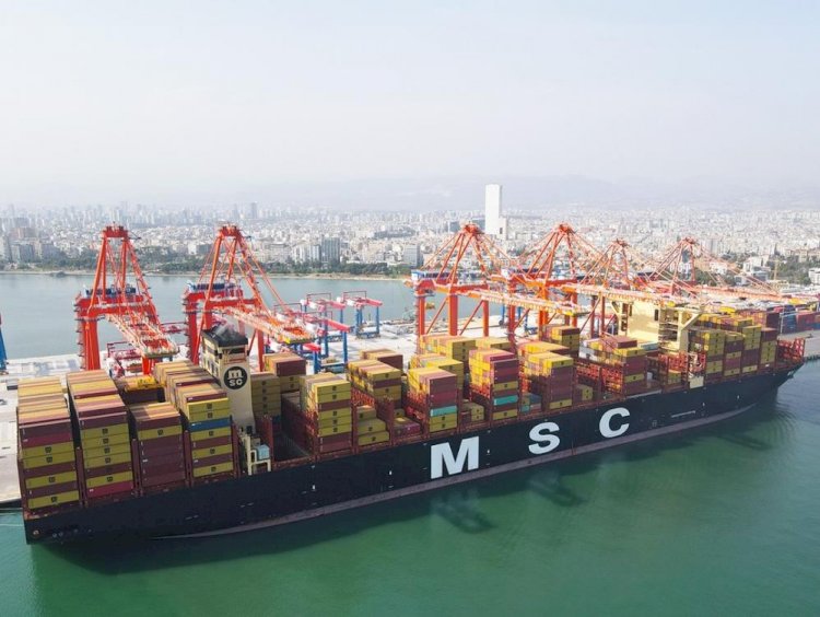 Dünyanın en büyük konteyner gemisi Mersin Limanı'na geldi