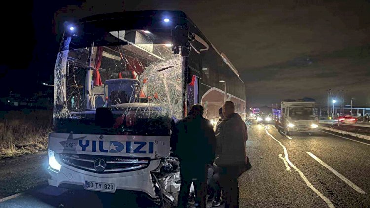 Can pazarı: Öğrenci otobüsü kaza yaptı, yardıma koşan astsubaya araba çarptı