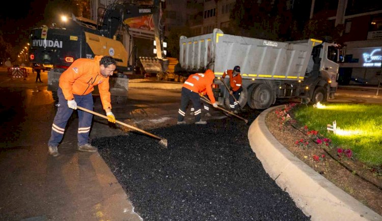 Mersin’de asfalt mesaisi geceye taşındı