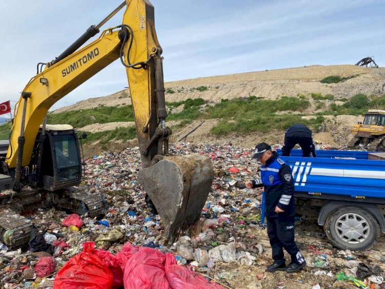 Mersin'de sağlıksız şekilde taşınan çiğ köfte kolilerine el konuldu